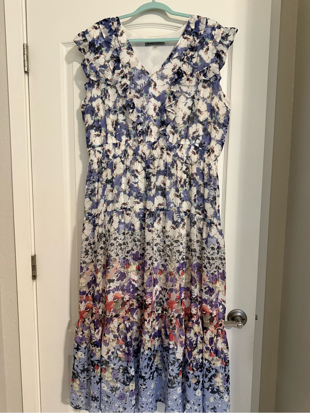 Danny & Nicole Floral Tiered V-Neck Midi Dress in lavender and White size 18